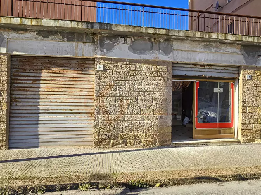 Immagine 15 di Locale commerciale in vendita  in via marogna 14 a Sassari