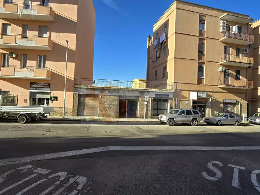 Immagine 16 di Locale commerciale in vendita  in via marogna 14 a Sassari