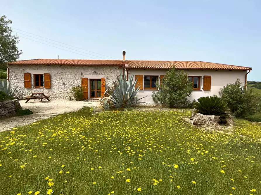 Immagine 1 di Villa in vendita  in LOC. SANTU PEDRU a Chiaramonti