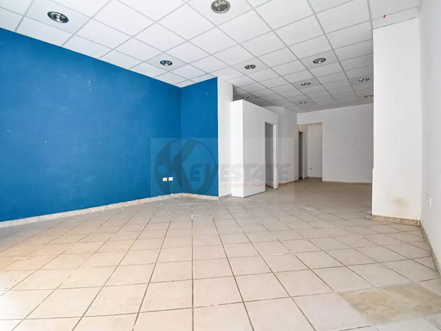 Immagine 4 di Locale commerciale in vendita  in via Galileo Galilei 41 a Sassari