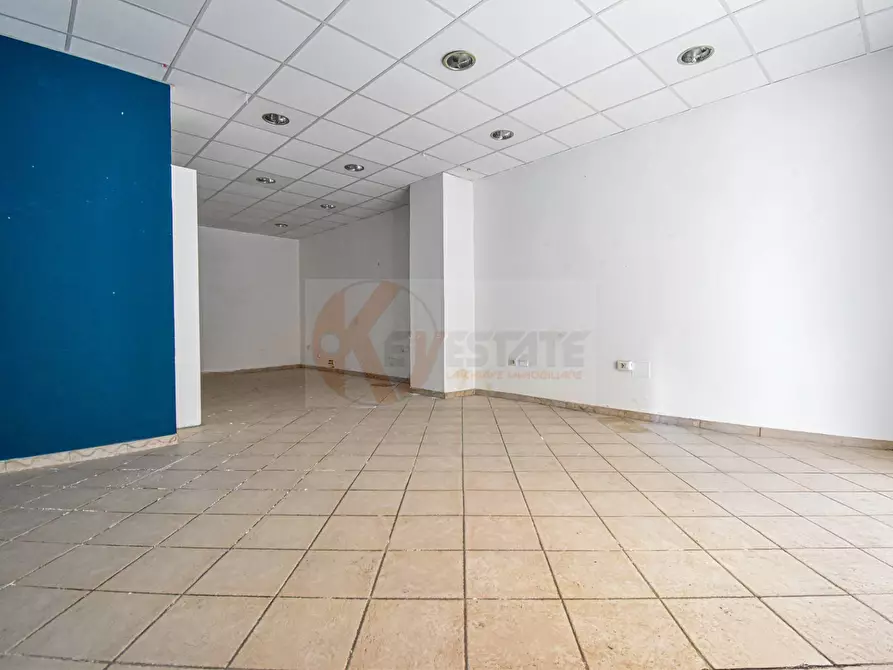 Immagine 5 di Locale commerciale in vendita  in via Galileo Galilei 41 a Sassari