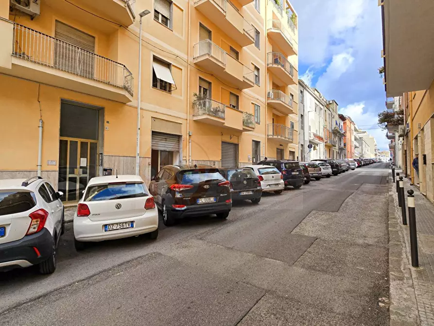 Immagine 10 di Locale commerciale in vendita  in via Galileo Galilei 41 a Sassari