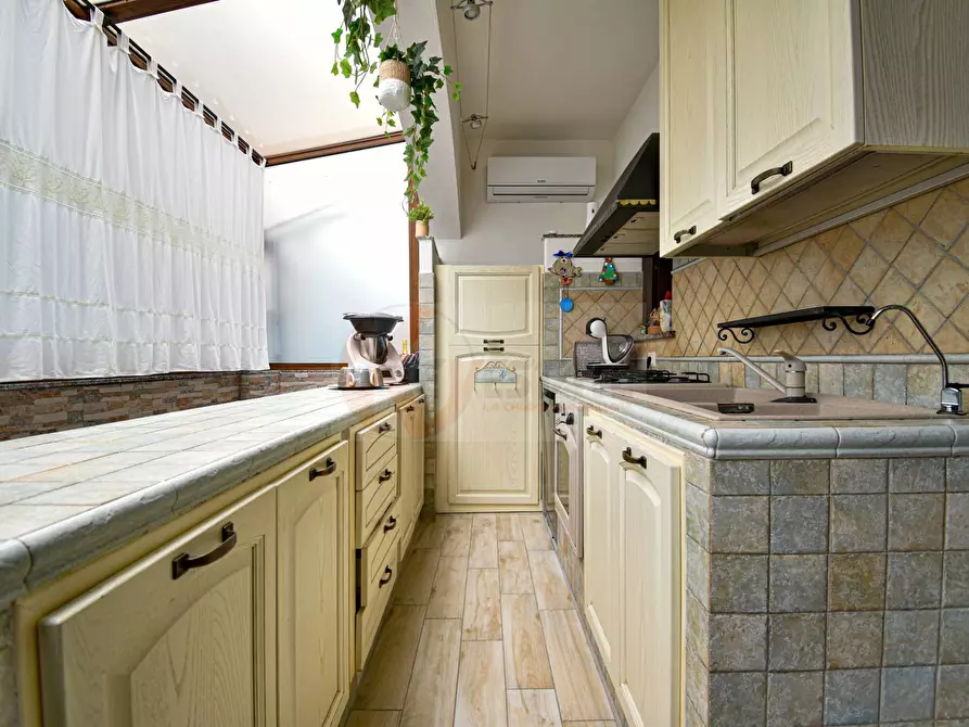 Immagine 12 di Villetta a schiera in vendita  in Via Donizetti 32 a Olbia