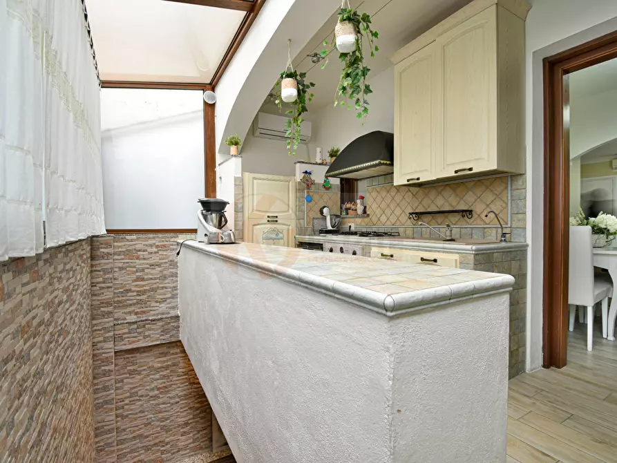 Immagine 11 di Villetta a schiera in vendita  in Via Donizetti 32 a Olbia