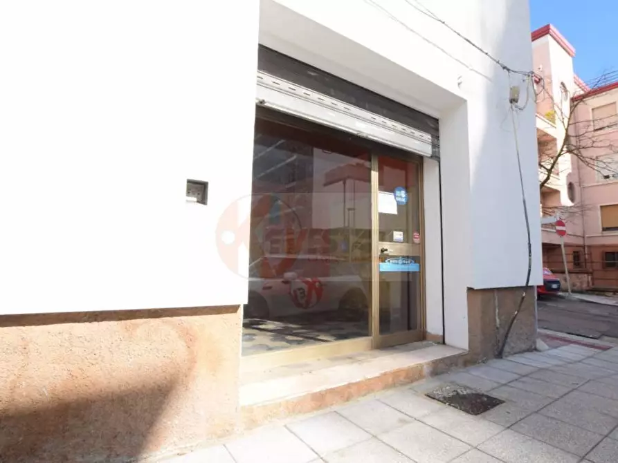 Immagine 18 di Locale commerciale in vendita  in VIA TRIESTE 20 a Nuoro
