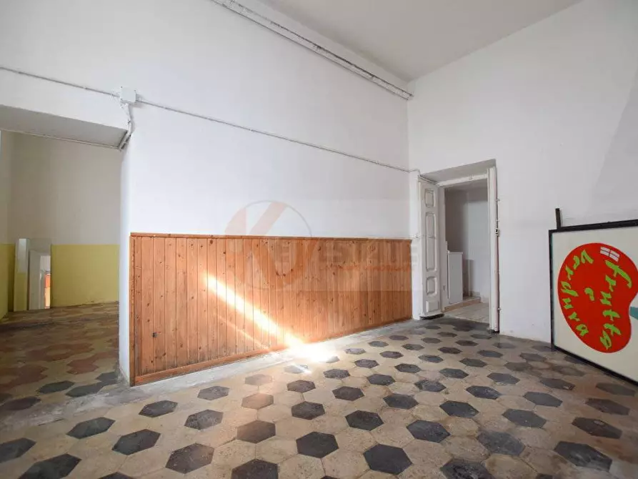 Immagine 7 di Locale commerciale in vendita  in VIA TRIESTE 20 a Nuoro