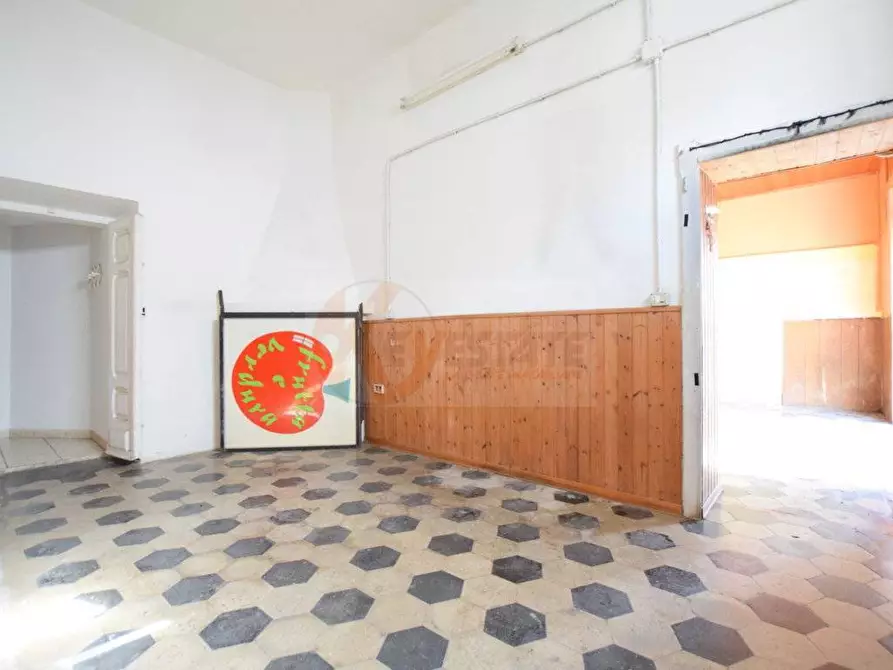 Immagine 8 di Locale commerciale in vendita  in VIA TRIESTE 20 a Nuoro