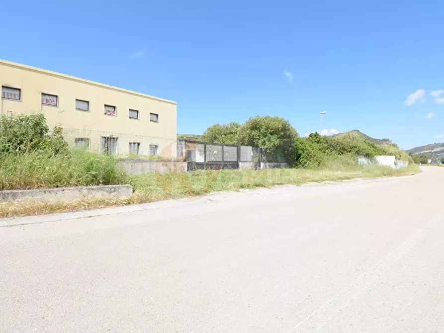 Immagine 23 di Capannone industriale in vendita  in zona industriale a Badesi