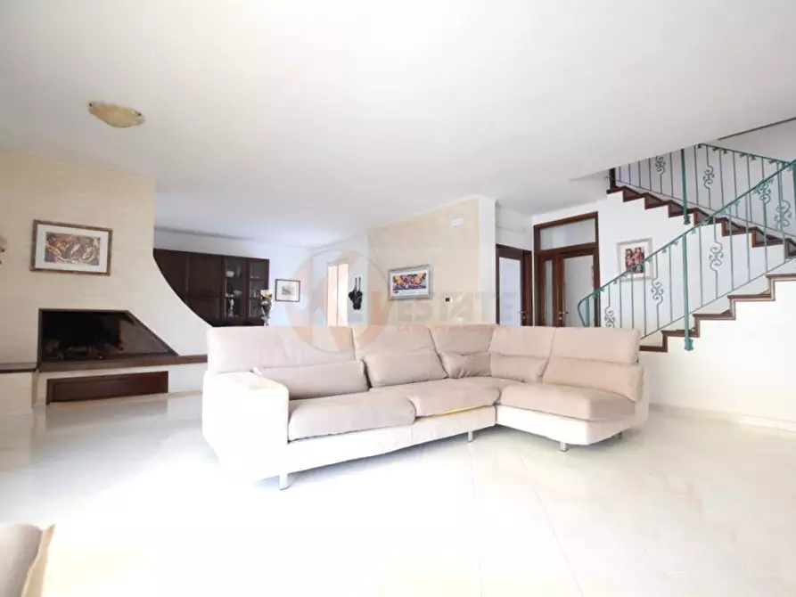 Immagine 9 di Villetta a schiera in vendita  in VIA CUCCA 46 a Nuoro