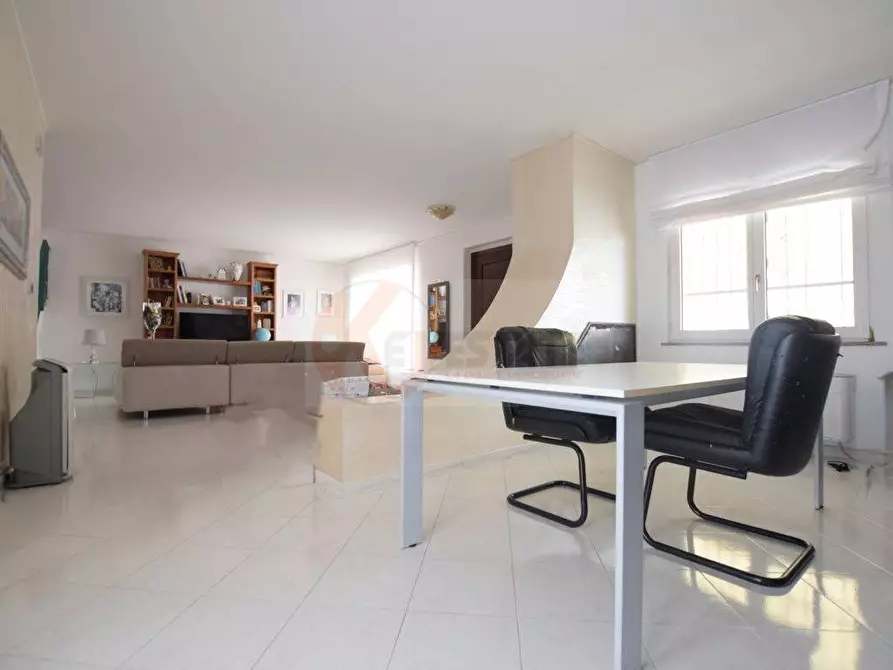 Immagine 14 di Villetta a schiera in vendita  in VIA CUCCA 46 a Nuoro