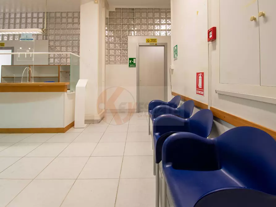 Immagine 6 di Locale commerciale in vendita  in via Sassari 61 a Porto Torres