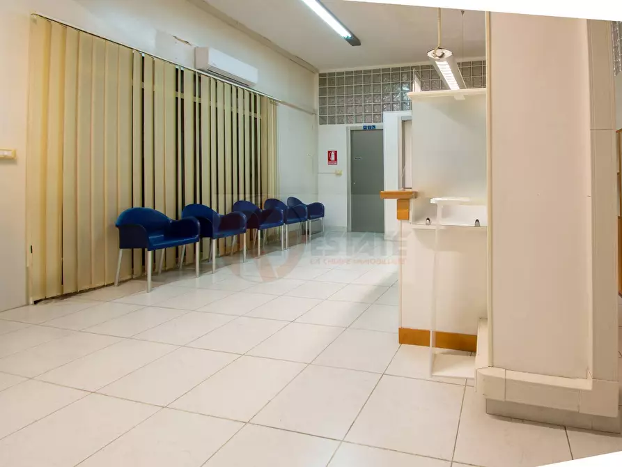 Immagine 7 di Locale commerciale in vendita  in via Sassari 61 a Porto Torres