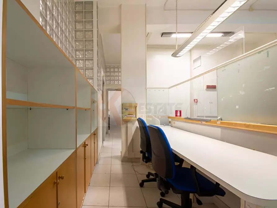 Immagine 4 di Locale commerciale in vendita  in via Sassari 61 a Porto Torres