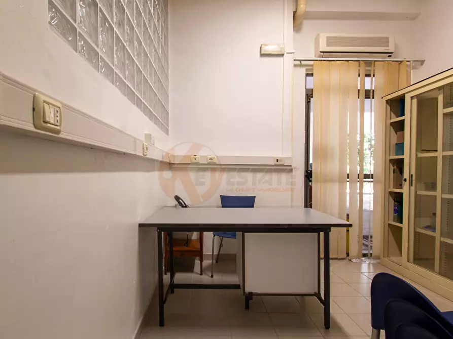 Immagine 14 di Locale commerciale in vendita  in via Sassari 61 a Porto Torres