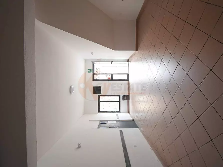 Immagine 13 di Locale commerciale in vendita  in piazza Garibaldi 8 a Banari