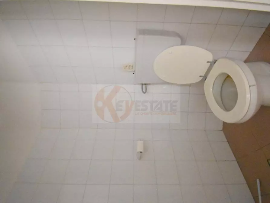 Immagine 16 di Locale commerciale in vendita  in piazza Garibaldi 8 a Banari