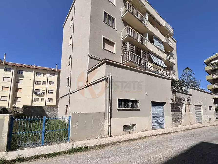 Immagine 1 di Locale commerciale in vendita  in via Stanis Manca 9 a Sassari