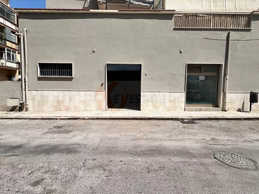 Immagine 2 di Locale commerciale in vendita  in via Stanis Manca 9 a Sassari