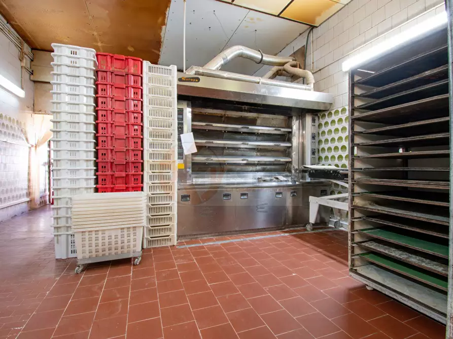 Immagine 14 di Attività commerciale in vendita  in via Roma 49 a Osilo
