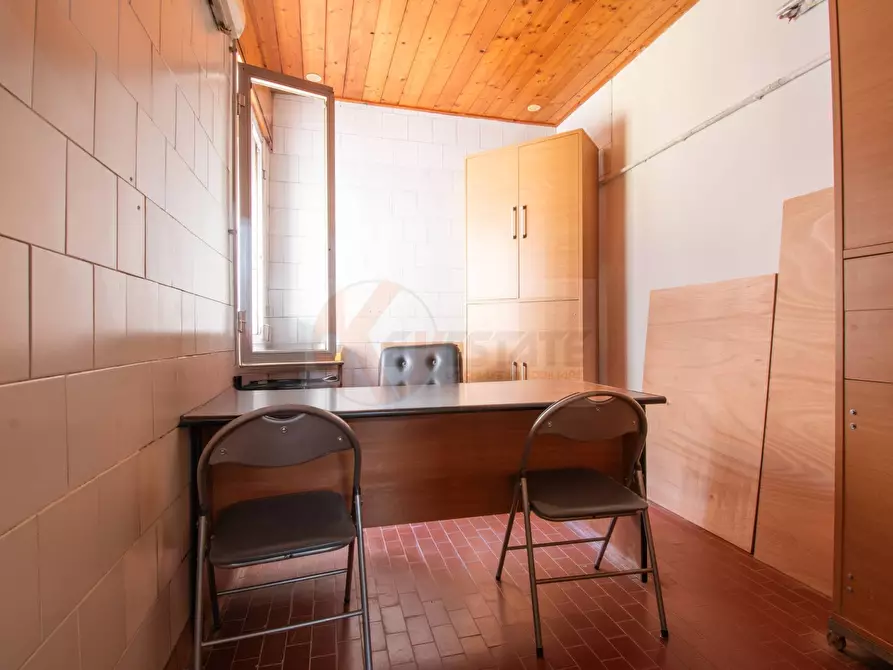 Immagine 15 di Attività commerciale in vendita  in via Roma 49 a Osilo