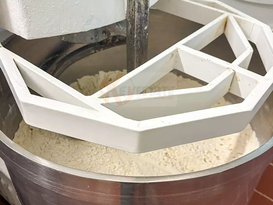 Immagine 22 di Attività commerciale in vendita  in via Roma 49 a Osilo