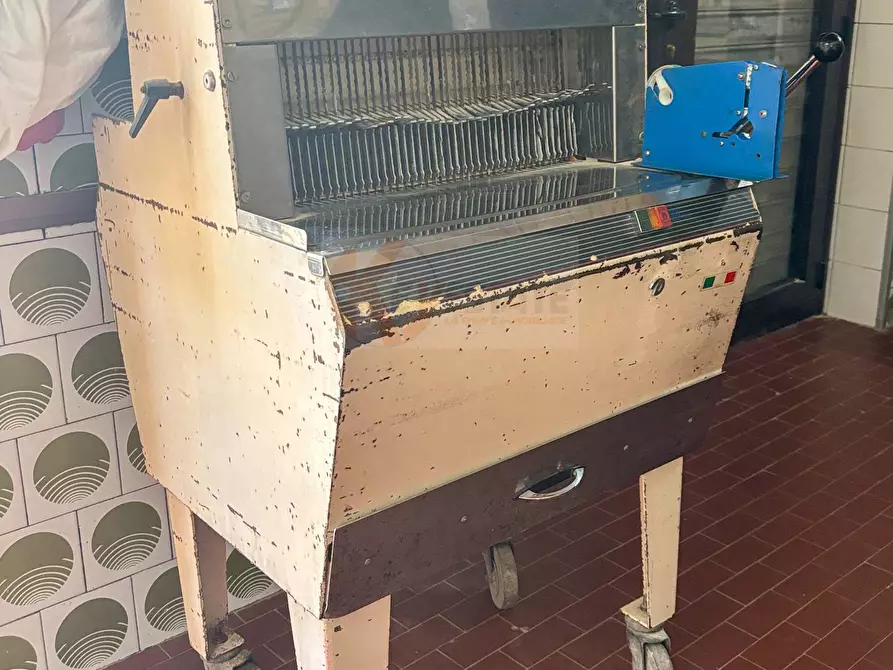 Immagine 25 di Attività commerciale in vendita  in via Roma 49 a Osilo