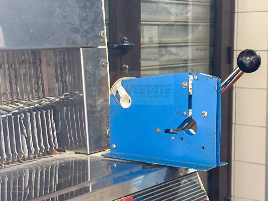 Immagine 26 di Attività commerciale in vendita  in via Roma 49 a Osilo