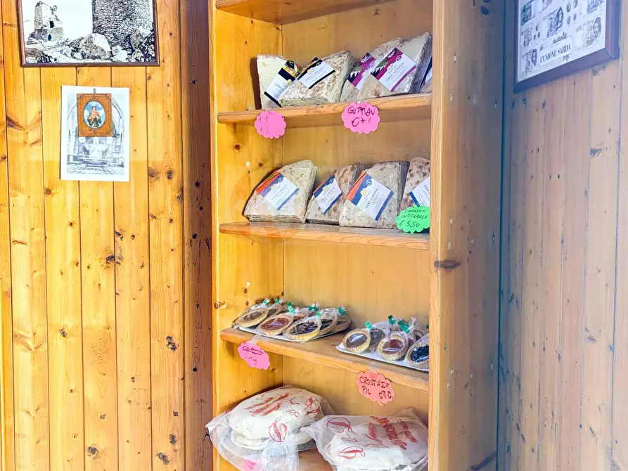 Immagine 4 di Attività commerciale in vendita  in via Roma 49 a Osilo