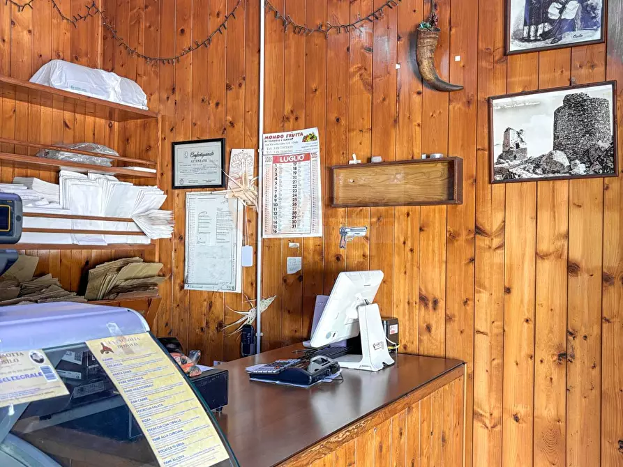 Immagine 5 di Attività commerciale in vendita  in via Roma 49 a Osilo