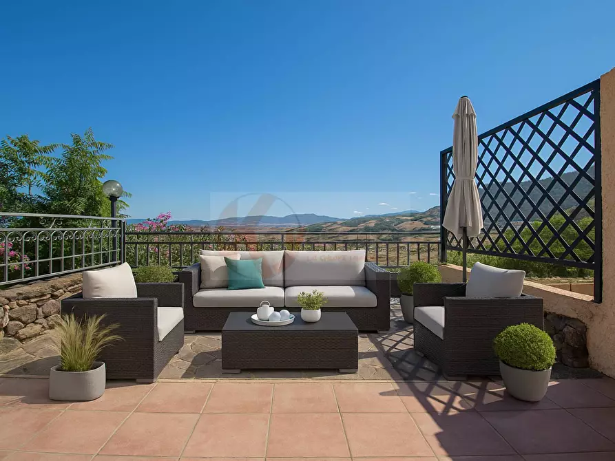 Immagine 3 di Appartamento in vendita  in Strada statale 134 di Castelsardo snc a Castelsardo