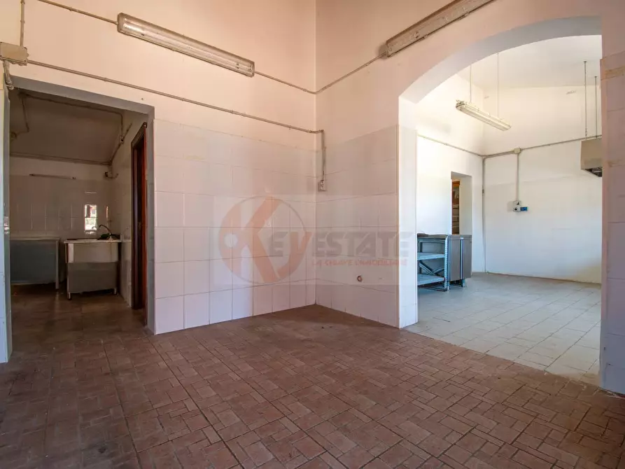 Immagine 10 di Locale commerciale in vendita  in SP 28 km 15 snc a Anela