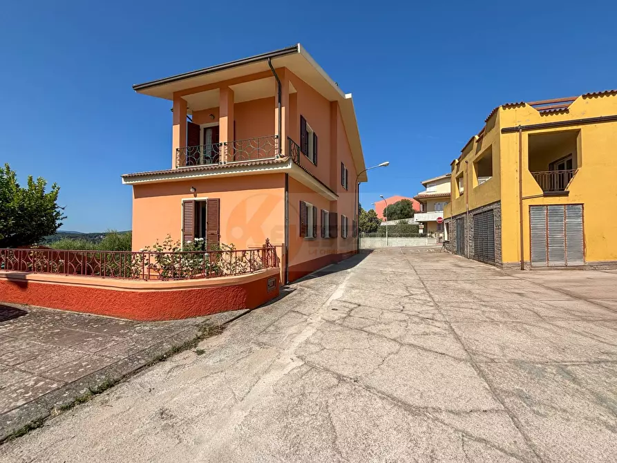 Immagine 4 di Villa in vendita  in Via Olbia 4 a Luras