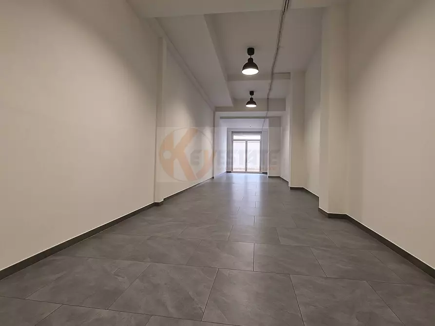 Immagine 2 di Locale commerciale in vendita  in via Rossini a Cagliari