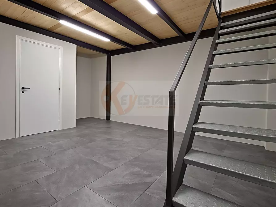 Immagine 3 di Locale commerciale in vendita  in via Rossini a Cagliari