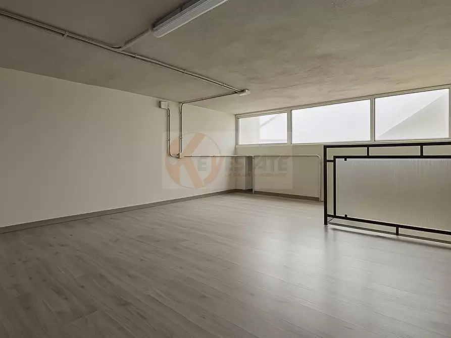 Immagine 4 di Locale commerciale in vendita  in via Rossini a Cagliari