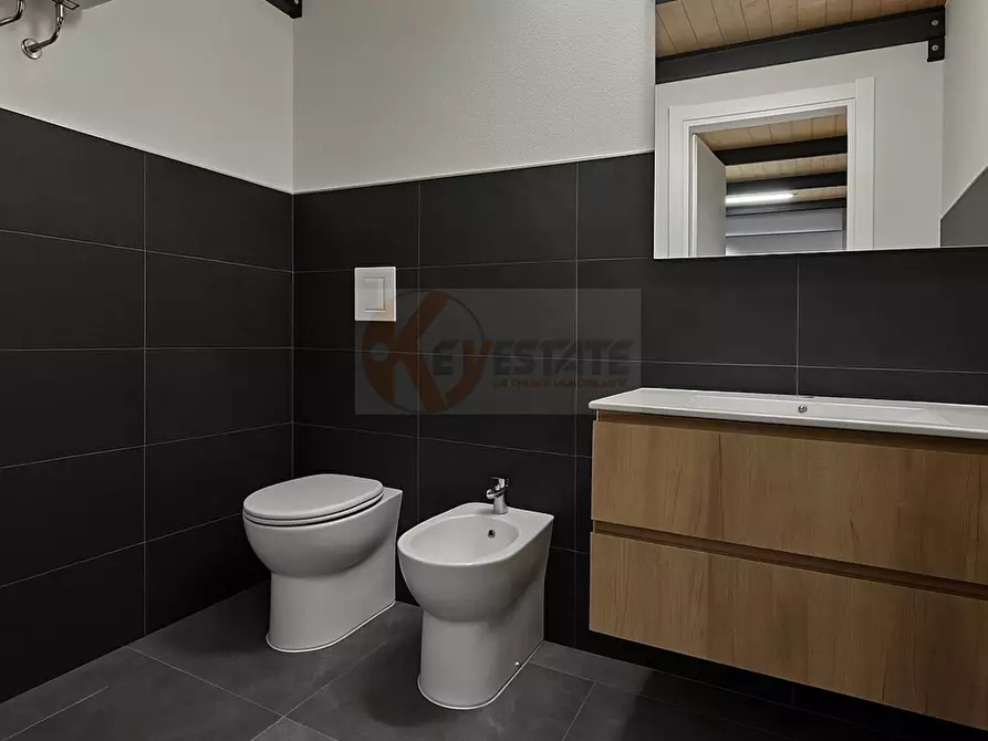 Immagine 6 di Locale commerciale in vendita  in via Rossini a Cagliari