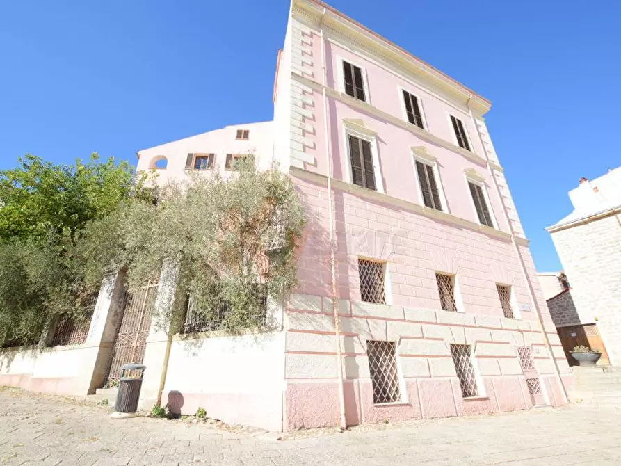 Immagine 15 di Locale commerciale in affitto  in piazza Satta 10 a Nuoro