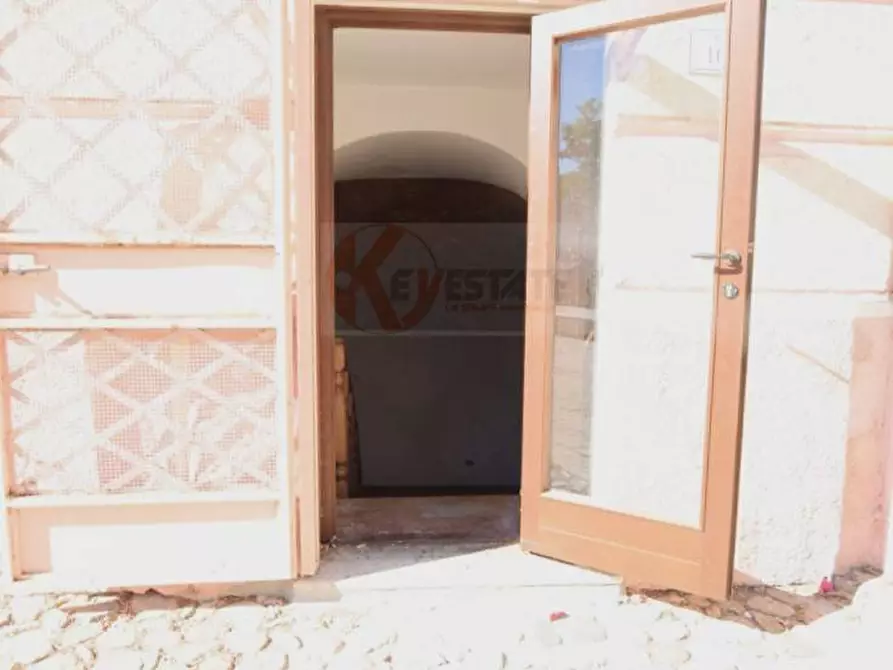 Immagine 12 di Locale commerciale in affitto  in piazza Satta 10 a Nuoro