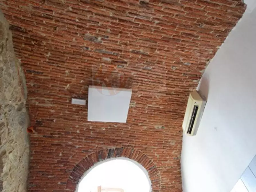 Immagine 11 di Locale commerciale in affitto  in piazza Satta 10 a Nuoro