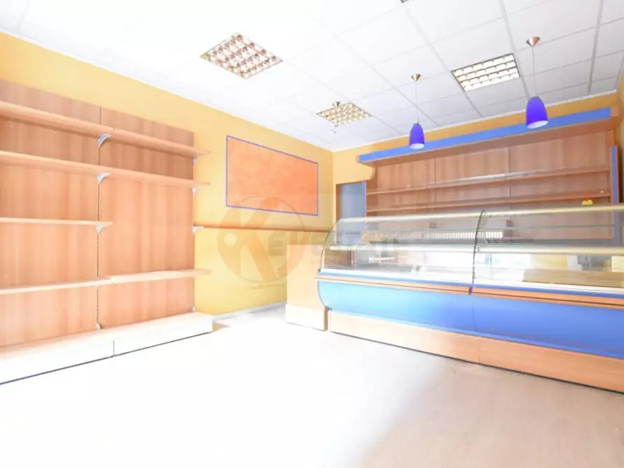 Immagine 1 di Locale commerciale in vendita  in via stanis manca a Sassari