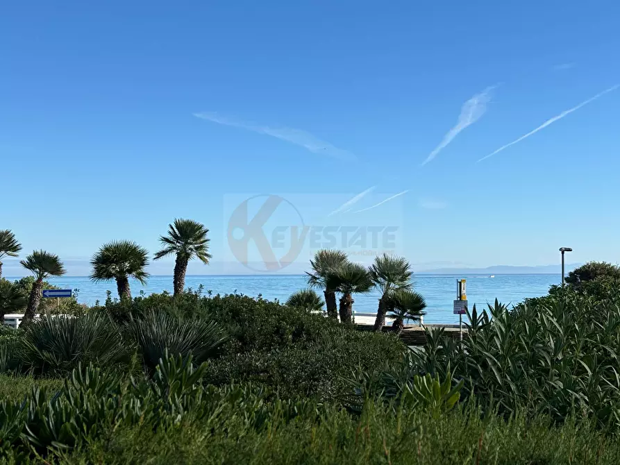 Immagine 35 di Villetta a schiera in vendita  in viale la pelosa 1a a Sassari