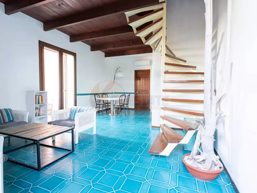 Immagine 1 di Villetta a schiera in vendita  in viale la pelosa 1a a Sassari