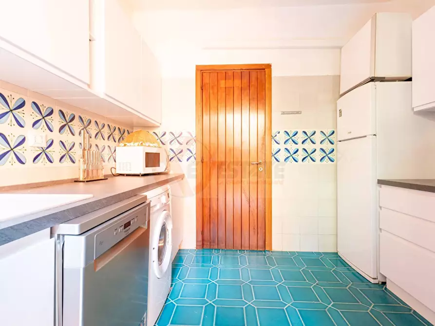 Immagine 8 di Villetta a schiera in vendita  in viale la pelosa 1a a Sassari