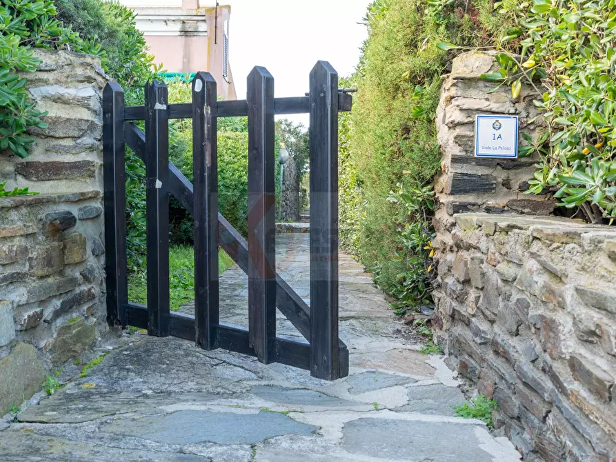 Immagine 32 di Villetta a schiera in vendita  in viale la pelosa 1a a Sassari