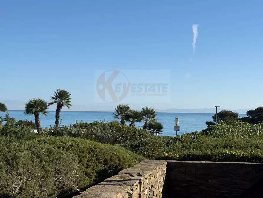 Immagine 23 di Villetta a schiera in vendita  in viale la pelosa 1a a Sassari