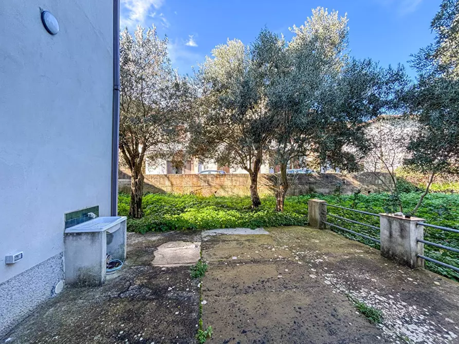 Immagine 25 di Villa in vendita  in via themelly 2 a Banari