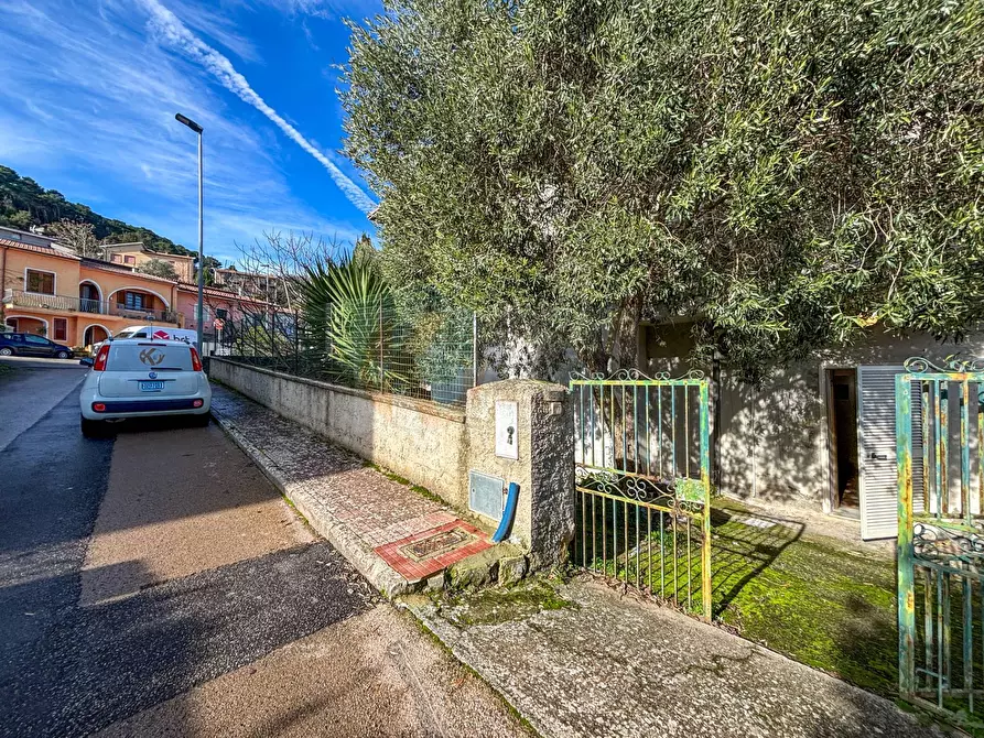 Immagine 39 di Villa in vendita  in via themelly 2 a Banari