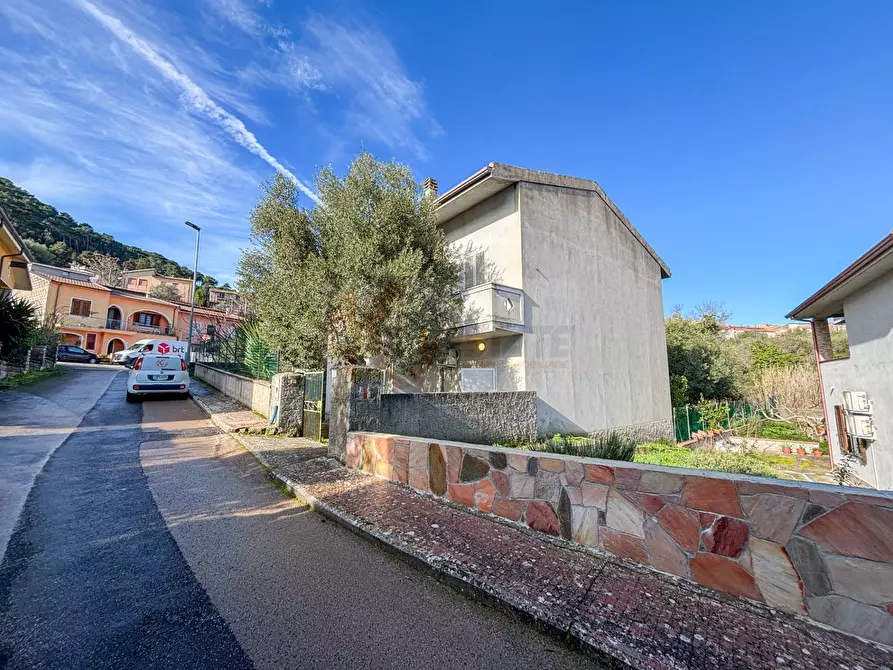 Immagine 40 di Villa in vendita  in via themelly 2 a Banari