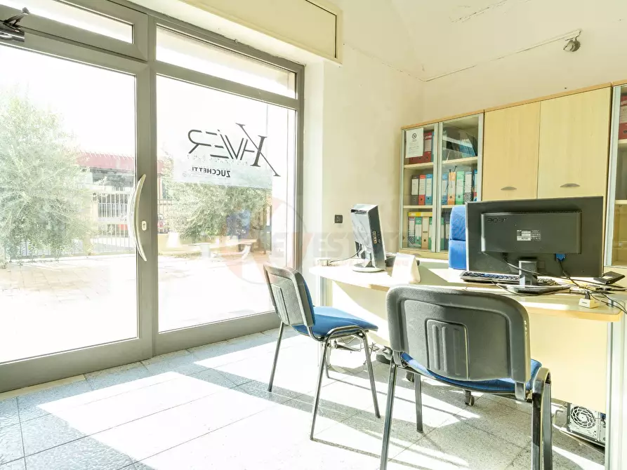 Immagine 2 di Locale commerciale in affitto  in viale Porto Torres 47 a Sassari