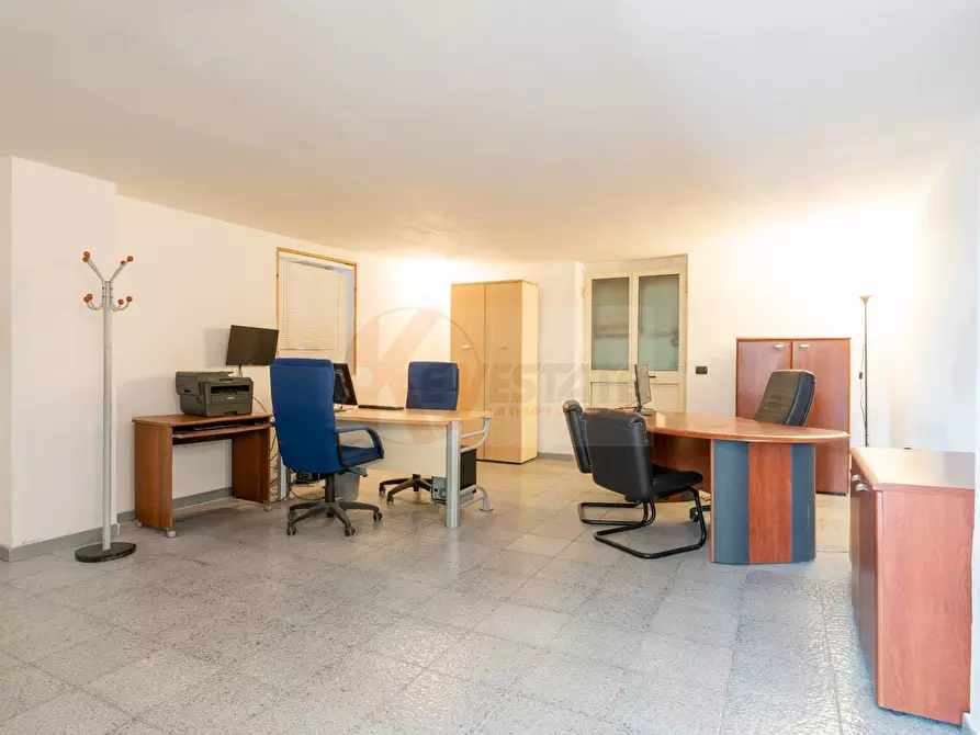 Immagine 7 di Locale commerciale in affitto  in viale Porto Torres 47 a Sassari